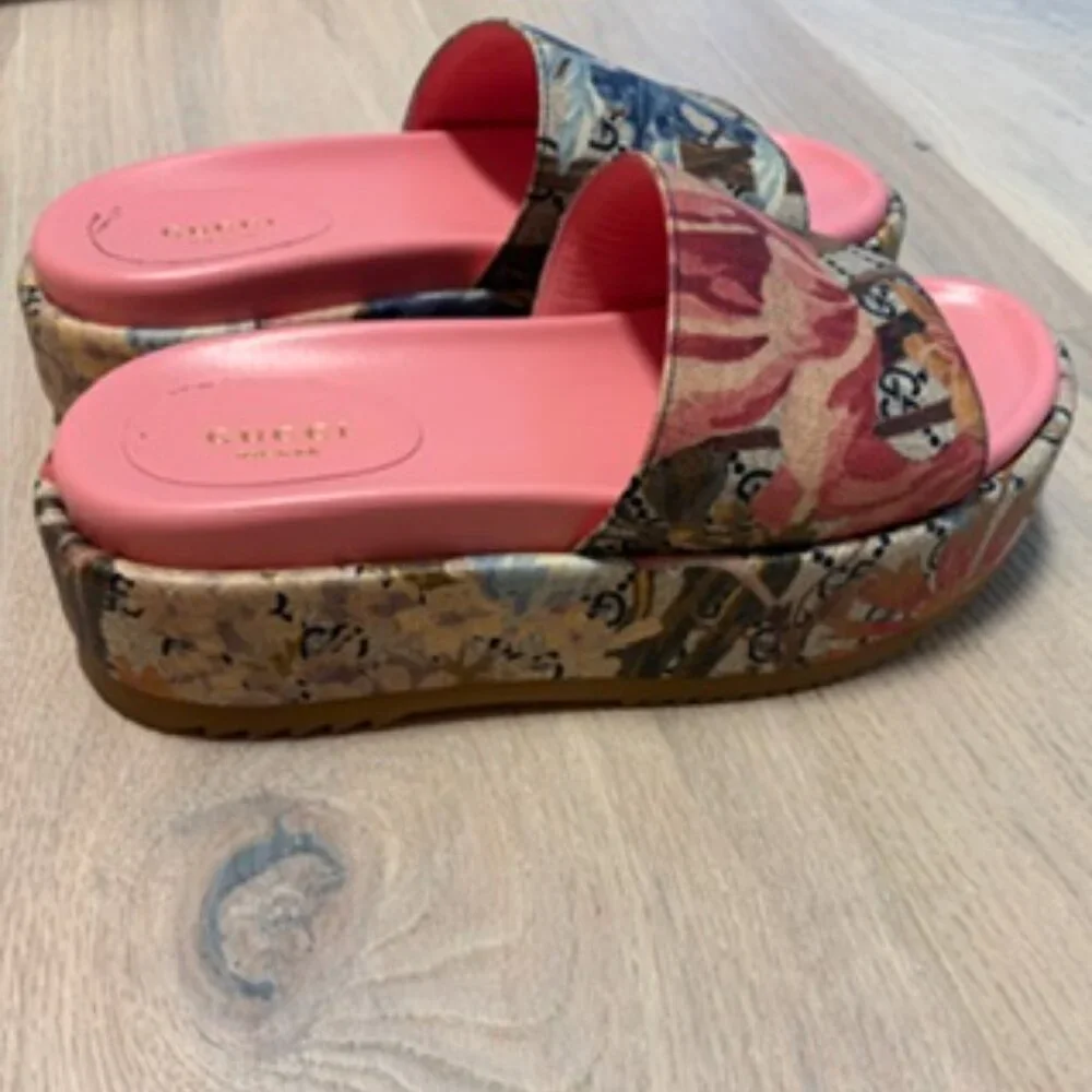 Gucci Floral Platform Slide Sandals - Picture 2 of 6